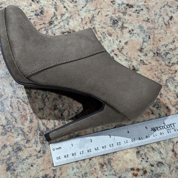 Faux suede booties - Picture 9 of 9